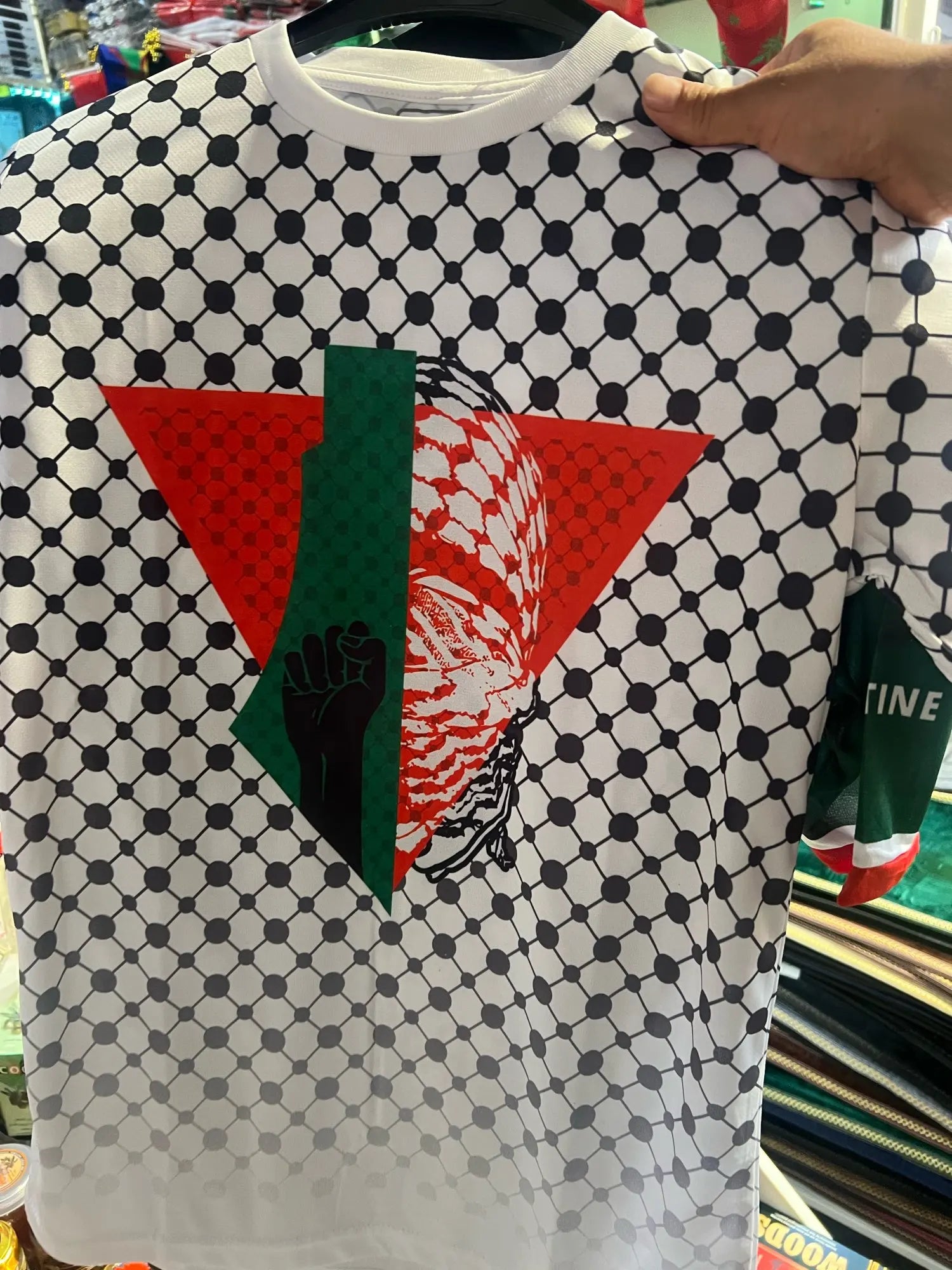 841c27539e03a3567e5f2f4e3d395e90